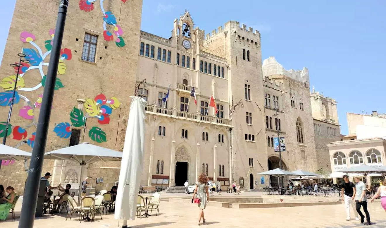 narbonne market facade